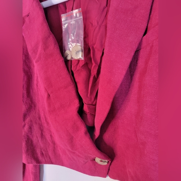 NWOT Free People Berry Wine Coco Cropped Linen Blend Blazer - Picture 4 of 6